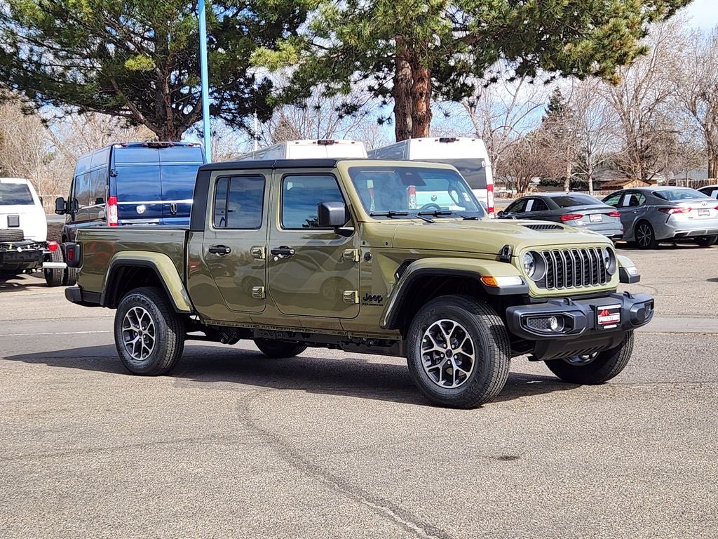 2026 Jeep Gladiator GLADIATOR SPORT S 4X4 in 41 Exterior Paint — front three-quarter view